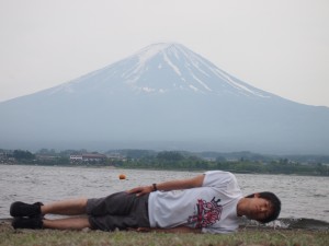 山梨県河口湖にて。横不動×富士山